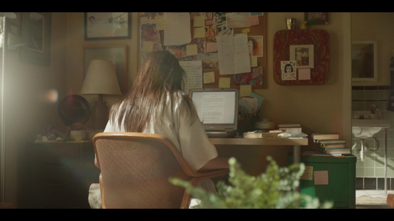Dell Laptop of Sarah Pidgeon as younger Clare in Tiny Beautiful Things S01E03 The Ghost Ship (1)