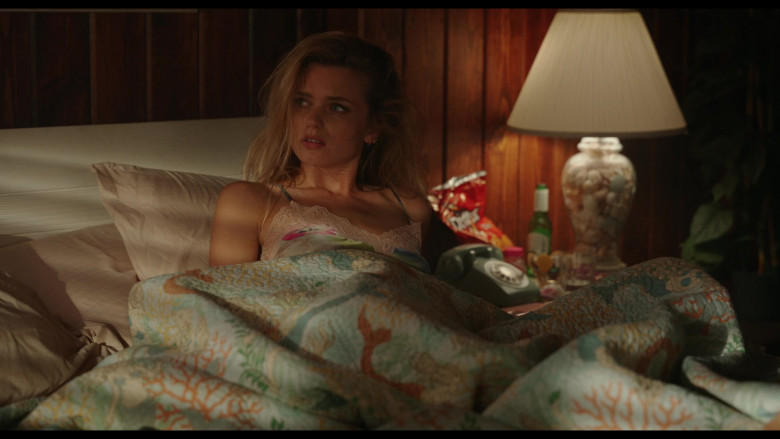Doritos Chips Enjoyed by Abbey Lee as Delly West in Florida Man S01E03 The Chain (3)