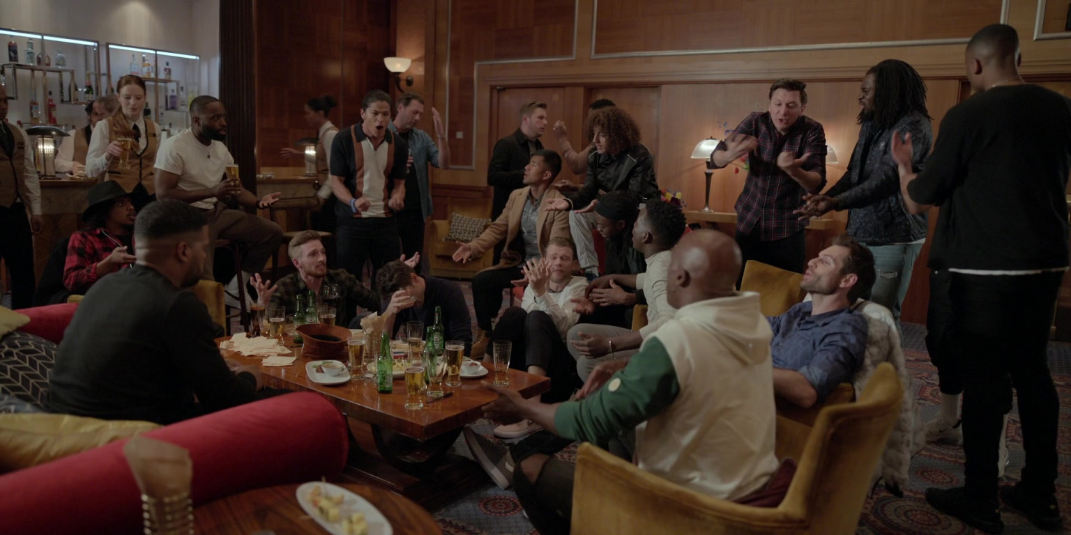 Heineken Beer Bottles In Ted Lasso S03E06 "Sunflowers" (2023)