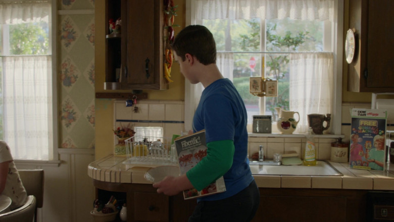 Kellogg's Apple Jacks Cereal in Young Sheldon S06E17 A German Folk Song and an Actual Adult (1)