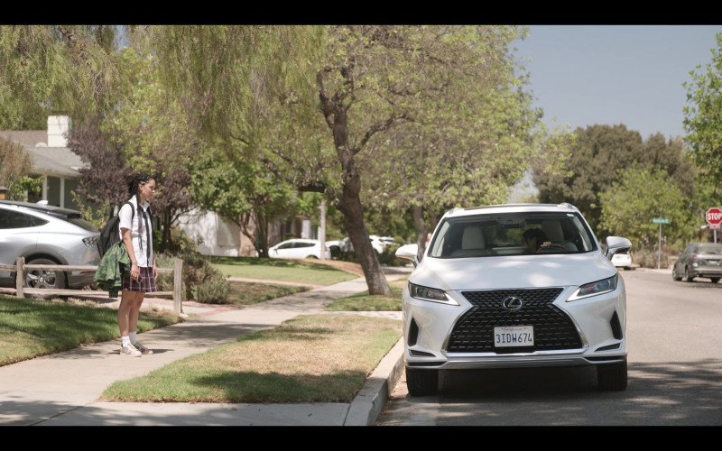 Lexus Car in Tiny Beautiful Things S01E06 "Broken Things" (2023)