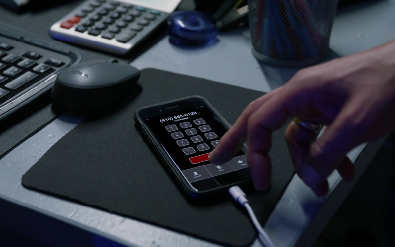 Logitech Mouse in Magnum P.I. S05E10 Charlie Foxtrot (2023)