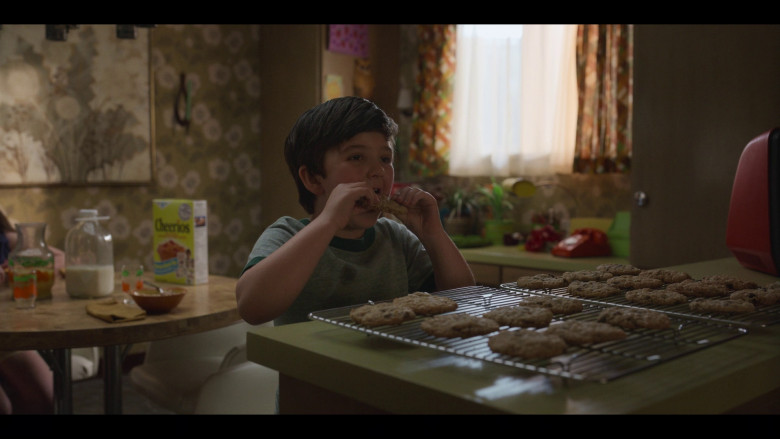 General Mills Cheerios Cereal in Love & Death S01E03 "Stepping Stone" (2023) - 365828