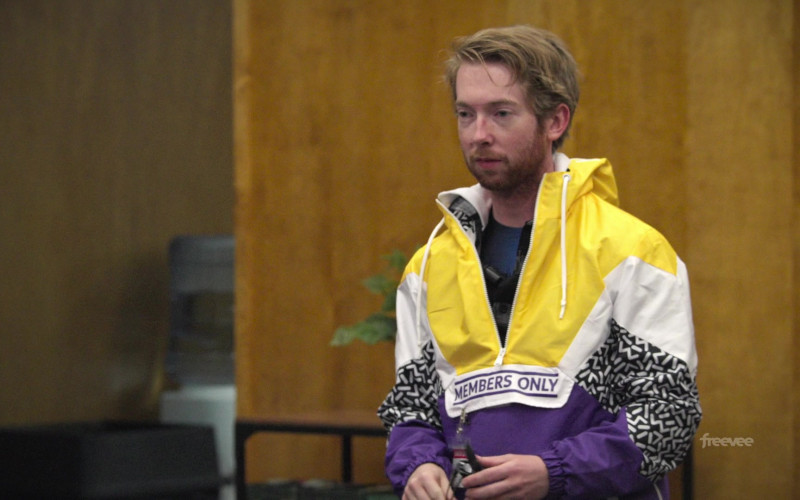 Members Only Hooded Jacket in Jury Duty S01E06 Closing Arguments (2)