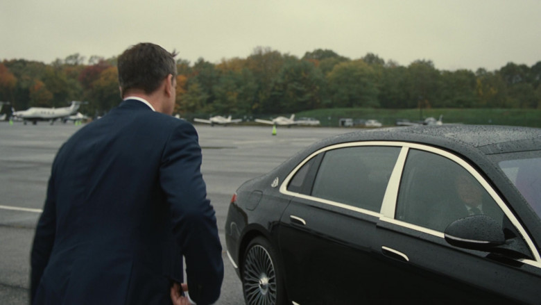 Mercedes-Maybach S 560 Car in Succession S04E03 Connor's Wedding (2)
