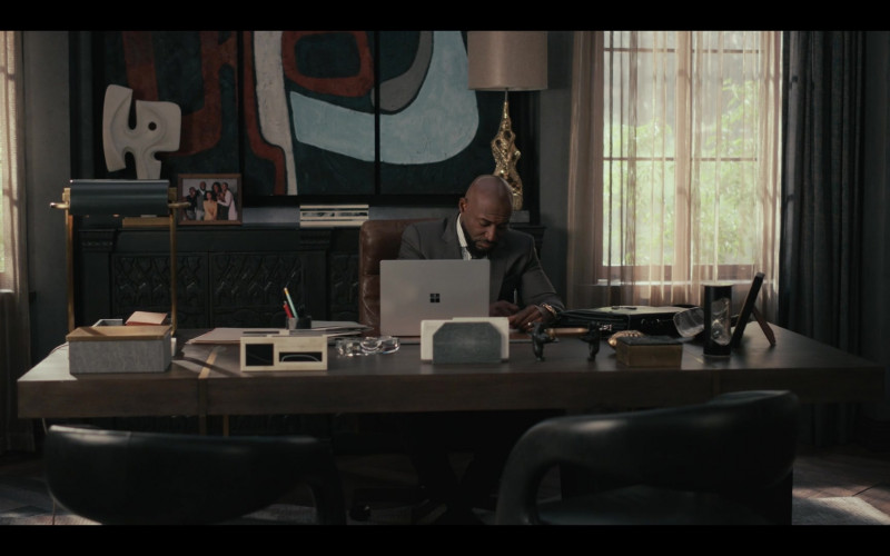 Microsoft Surface Laptop in Bel-Air S02E08 Pursuit of Happiness (2023)