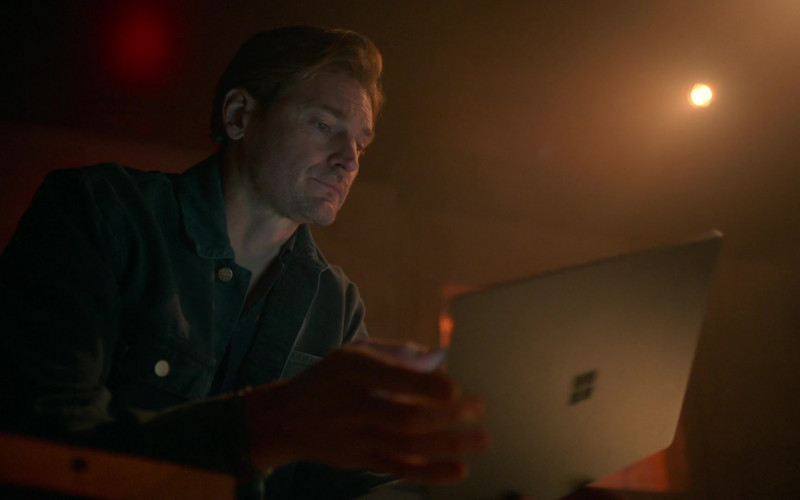 Microsoft Surface Laptops in Good Trouble S05E06 Once a Cheater (3)