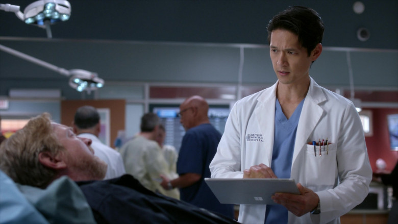 Microsoft Surface Tablets in Grey's Anatomy S19E16 Gunpowder and Lead (1)