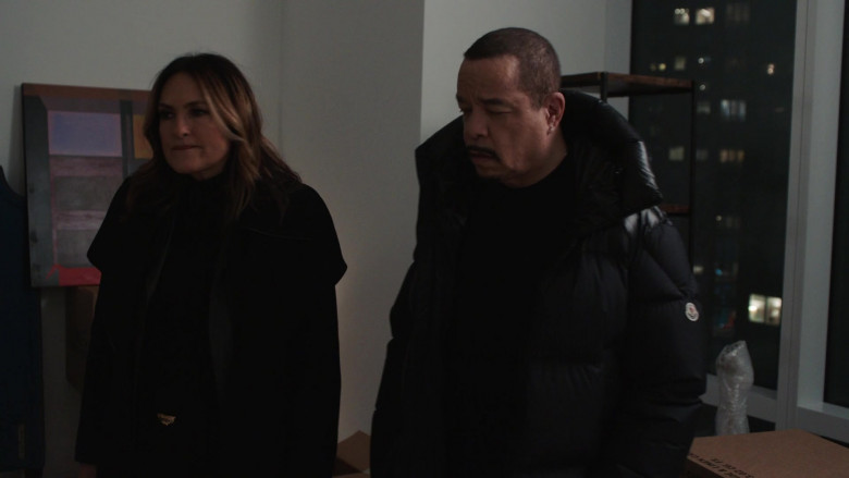 Moncler Men's Jacket Worn by Ice-T Detective Odafin ‘Fin' Tutuola in Law & Order Special Victims Unit S24E18 Bubble Wrap (4)