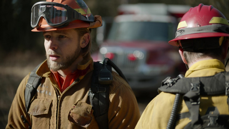 Motorola Radio in Fire Country S01E19 Watch Your Step (1)
