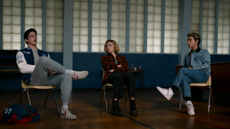 Nike Men's Sneakers Worn by Actors in School Spirits S01E07 Seance Anything (2023)
