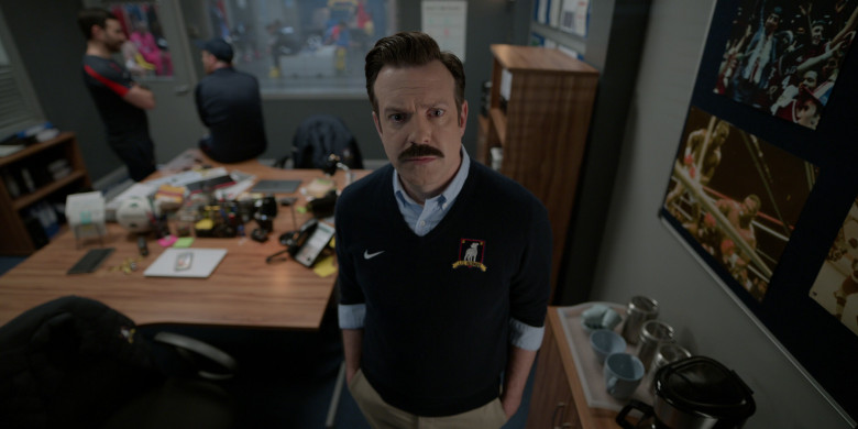 Nike Men's Sweater of Jason Sudeikis in Ted Lasso S03E05 Signs (2)