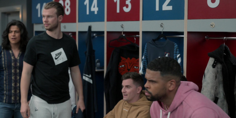 Nike Men's T-Shirt in Ted Lasso S03E04 Big Week (2023)