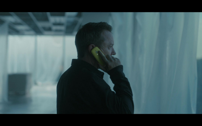 Nokia Mobile Phone in Rabbit Hole S01E06 The Playbook