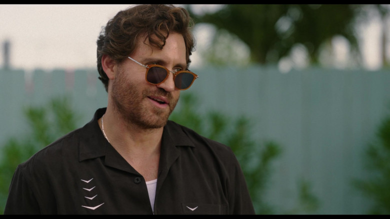 Oliver Peoples OP-506 Men's Sunglasses of Édgar Ramírez as Mike Valentine in Florida Man S01E03 The Chain (2023)