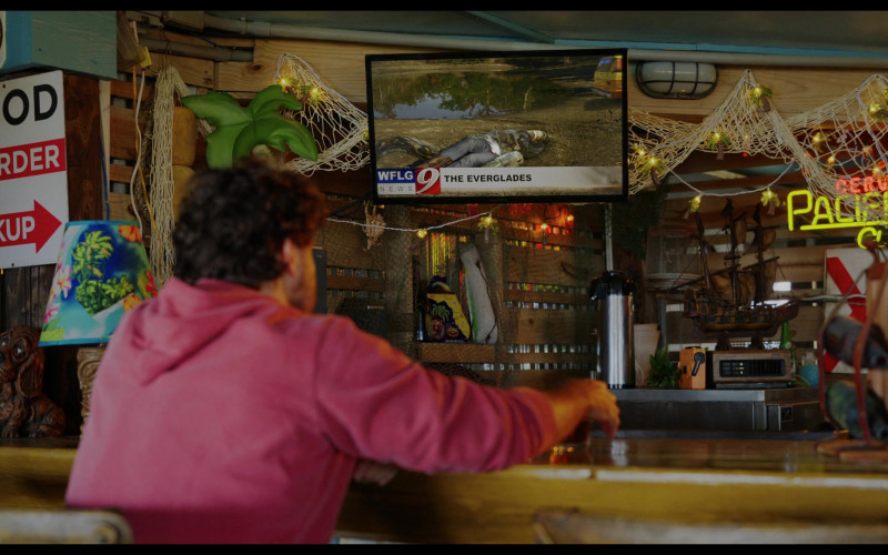 Pacifico Beer Sign in Florida Man S01E07 Sunk Costs (2023)
