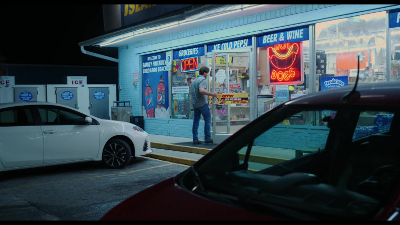 Pepsi Soda Posters in Florida Man S01E01 The Realest Goddamned Place on Earth (1)
