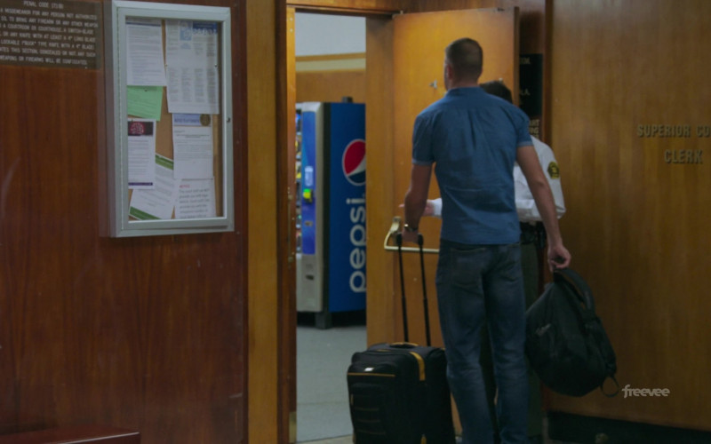Pepsi Vending Machine in Jury Duty S01E02 Opening Arguments (1)