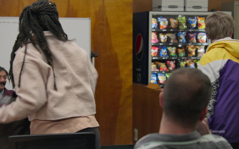 Pepsi Vending Machine in Jury Duty S01E06 Closing Arguments (1)