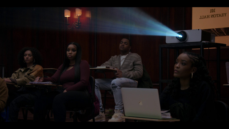 Apple MacBook Laptops in Power Book II: Ghost S03E07 "Deal or No Deal" (2023) - 365906