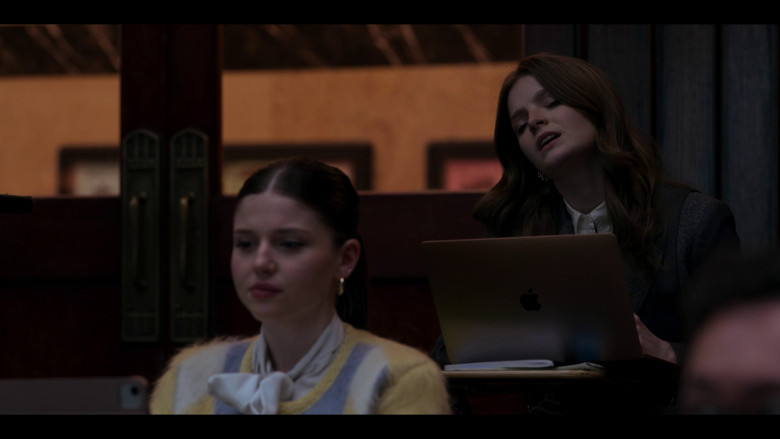 Apple MacBook Laptops in Power Book II: Ghost S03E07 "Deal or No Deal" (2023) - 365907