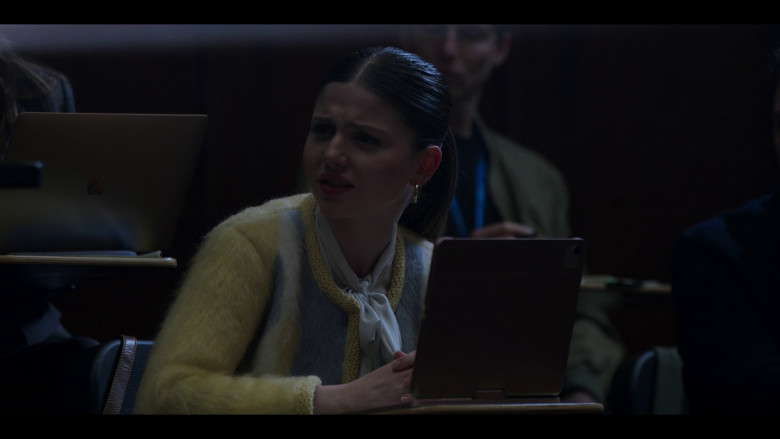 Apple MacBook Laptops in Power Book II: Ghost S03E07 "Deal or No Deal" (2023) - 365908