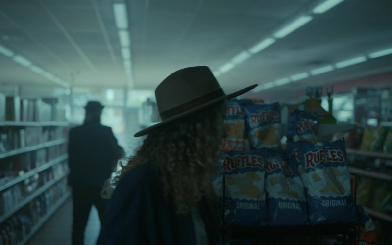 Ruffles Potato Chips in Rabbit Hole S01E04 The Person in Your Ear (1)