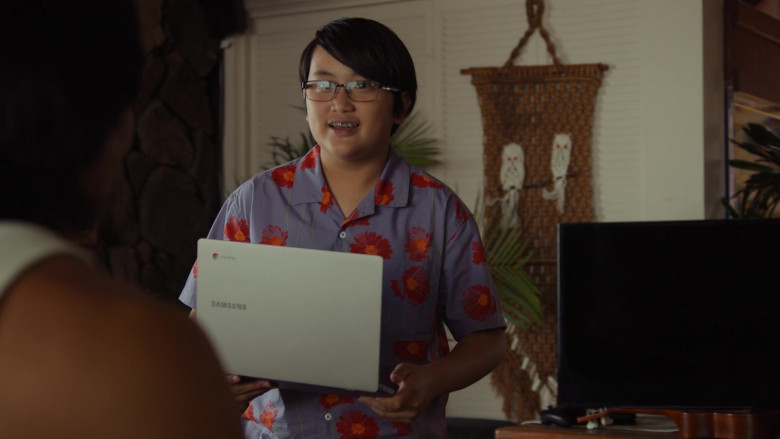 Samsung Chromebook Laptop of Wes Tian as Brian in Doogie Kameāloha, M.D. S02E02 Mythological Creatures (1)