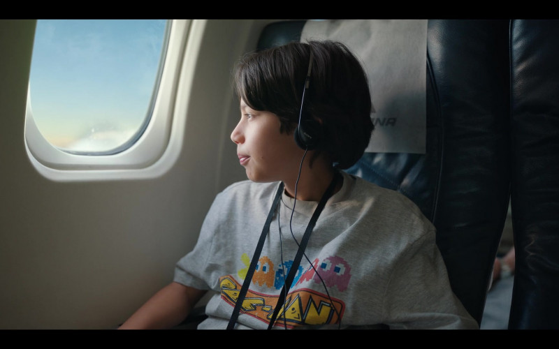 Sony Headphones of Evan Whitten as Alex in Chupa (2023)