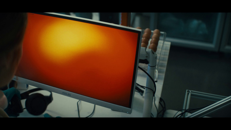 Asus Monitor in Sweet Tooth S02E07 "I'll Find You" (2023) - 365626
