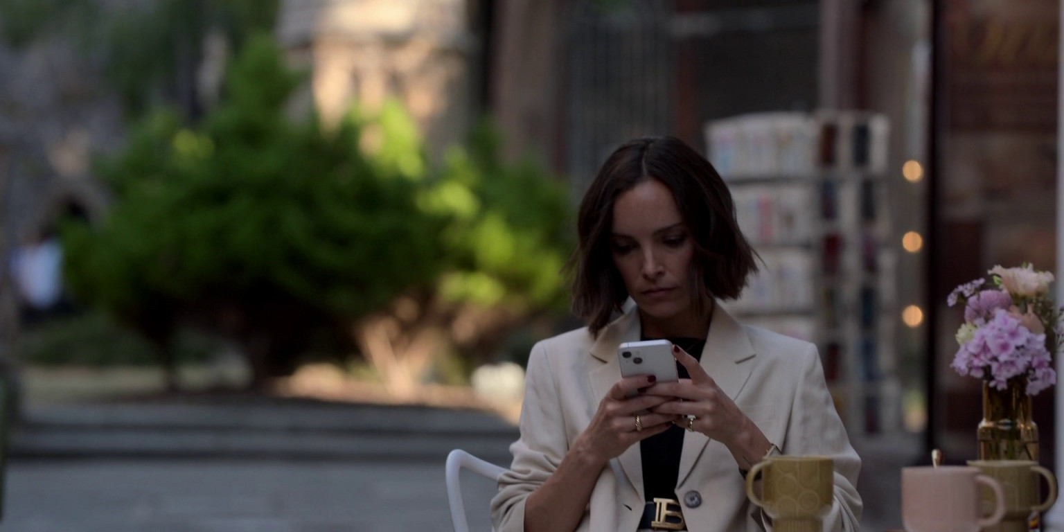 Apple IPhone Smartphone Of Jodi Balfour As Jack Danvers In Ted Lasso