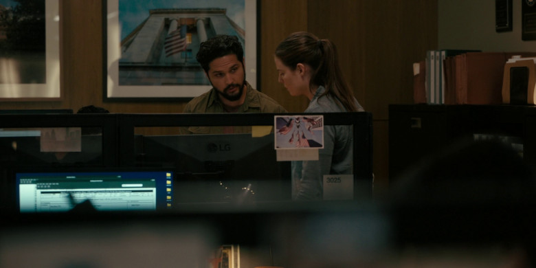 LG Monitors in The Last Thing He Told Me S01E04 "Witness to Your Life" (2023) - 366000