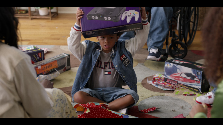 Tommy Hilfiger Boys' T-Shirt and Denim Jacket in Wu-Tang An American Saga S03E09 After the Smoke Is Clear (2023)