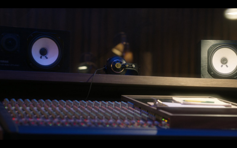 Yamaha Speakers and AKG Headphones in Wu-Tang An American Saga S03E09 After the Smoke Is Clear (1)