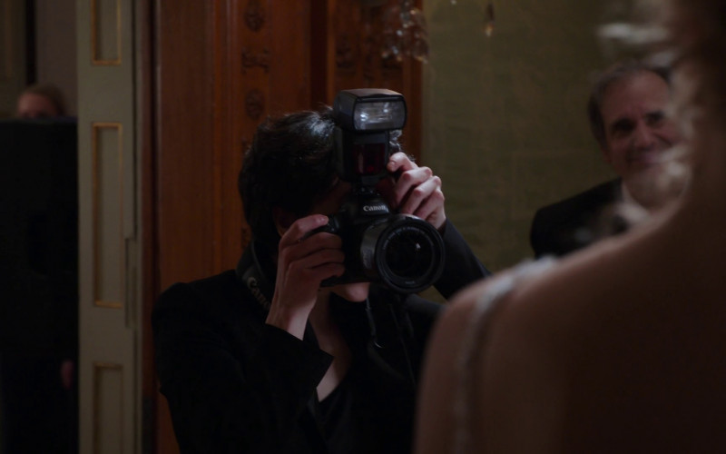 Canon Camera in Law & Order S22E22 "Open Wounds" (2023)