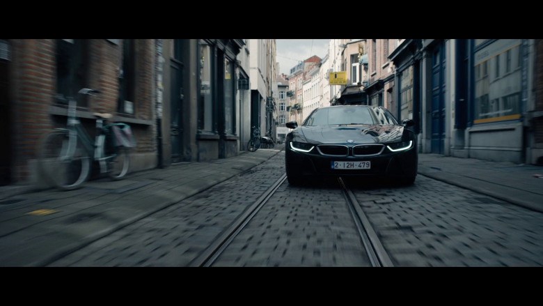 BMW i8 Car Driven by Arnold Schwarzenegger as Luke Brunner in FUBAR S01E01 "Take Your Daughter to Work Day" (2023) - 373963
