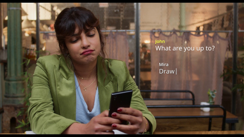 Sony Xperia Smartphone Used by Priyanka Chopra Jonas as Mira Ray in Love Again (2023) - 373342