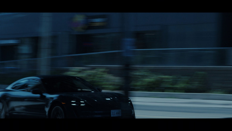 Porsche Taycan Car in Titans S04E12 "Titans Forever" (2023) - 369053