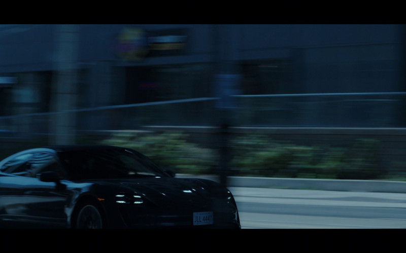 Porsche Taycan Car in Titans S04E12 "Titans Forever" (2023)