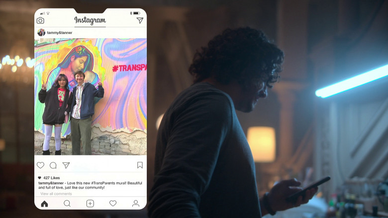 Instagram Social Network in Good Trouble S05E10 "Opening Night" (2023) - 372364