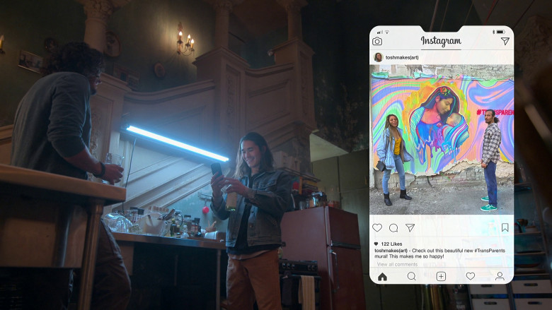 Instagram Social Network in Good Trouble S05E10 "Opening Night" (2023) - 372366