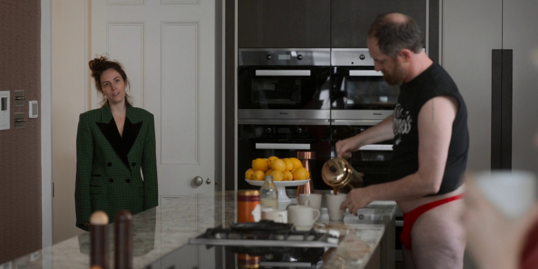Miele Ovens in Ted Lasso S03E12 "So Long, Farewell" (2023) - 375357