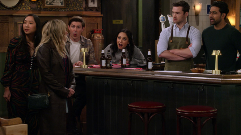 Blue Moon and Miller Lite Beer in How I Met Your Father S02E13 "Family Business" (2023) - 375205