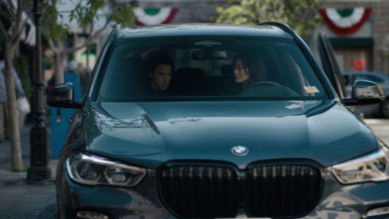 BMW X5 Car of Catherine Haena Kim as Emma Hill in The Company You Keep S01E10 "The Truth Hurts" (2023) - 368374