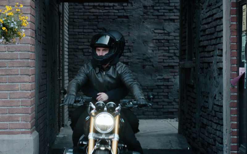 BMW Motorcycle of Milo Ventimiglia as Charlie Nicoletti in The Company You Keep S01E10 "The Truth Hurts" (2023)
