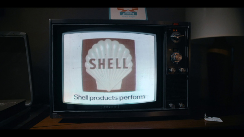 Sony TV and Shell Advertising in White House Plumbers S01E03 "Don't Drink the Whiskey at the Watergate" (2023) - 372581