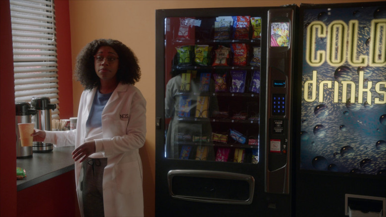 Utz Chips, Pretzels, and Other Snacks (Vending Machine) in NCIS S20E20 "Second Opinion" (2023) - 368437