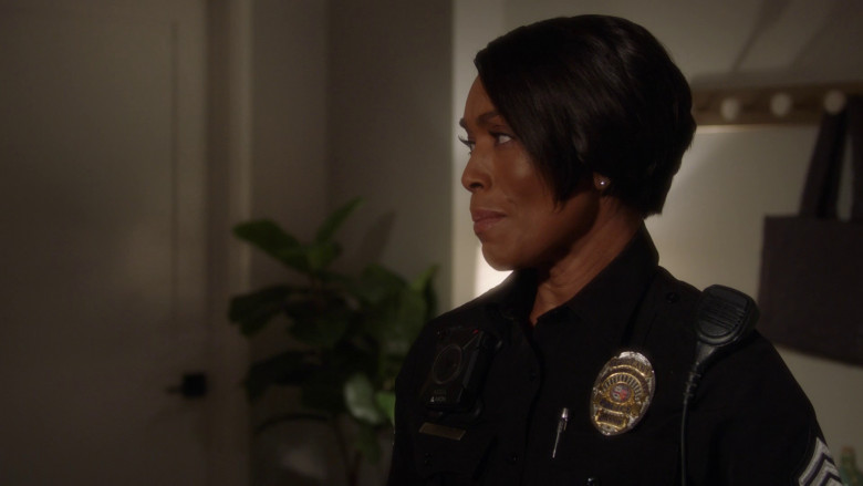 Axon Bodycam of Angela Bassett as Athena Grant-Nash in 9-1-1 S06E17 "Love Is in the Air" (2023) - 367952