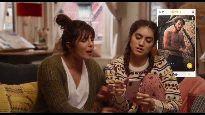 Bumble Online Dating Application Used by Priyanka Chopra Jonas as Mira Ray and Sofia Barclay as Suzy Ray in Love Again (2023) - 373115