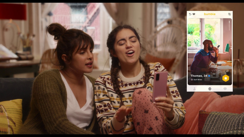 Bumble Online Dating Application Used by Priyanka Chopra Jonas as Mira Ray and Sofia Barclay as Suzy Ray in Love Again (2023) - 373124